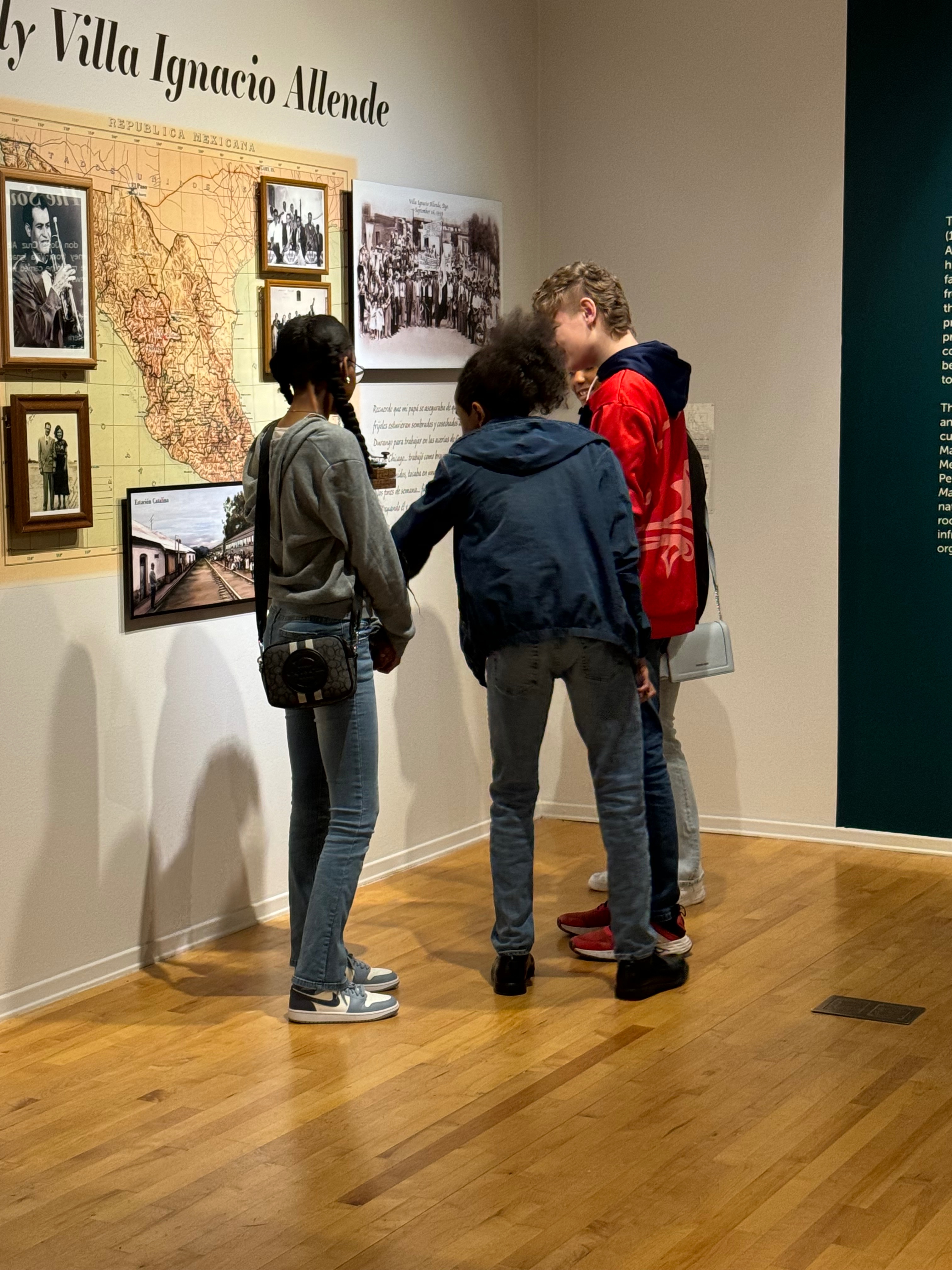 students at museum