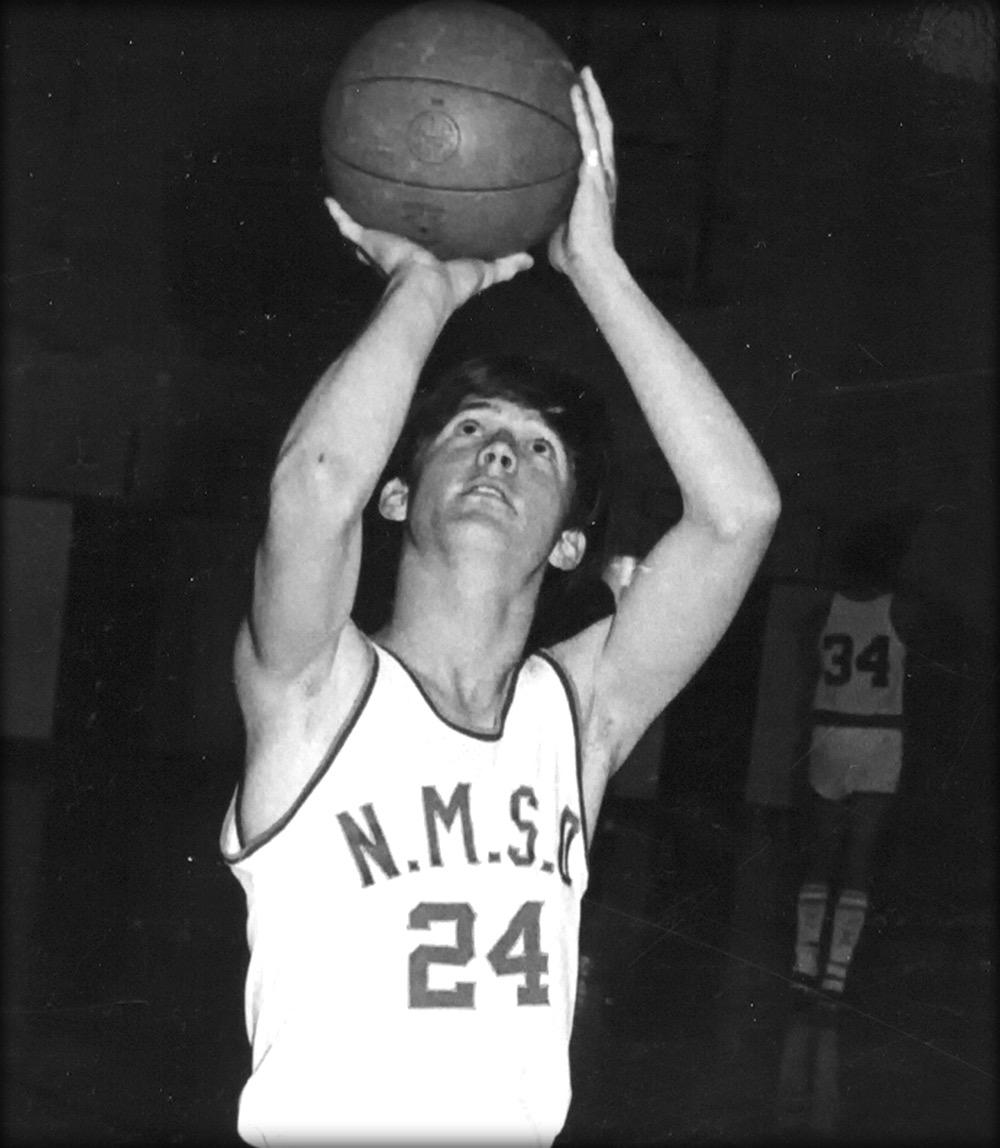 Wall of Famer Ronnie Milliorn with basketball