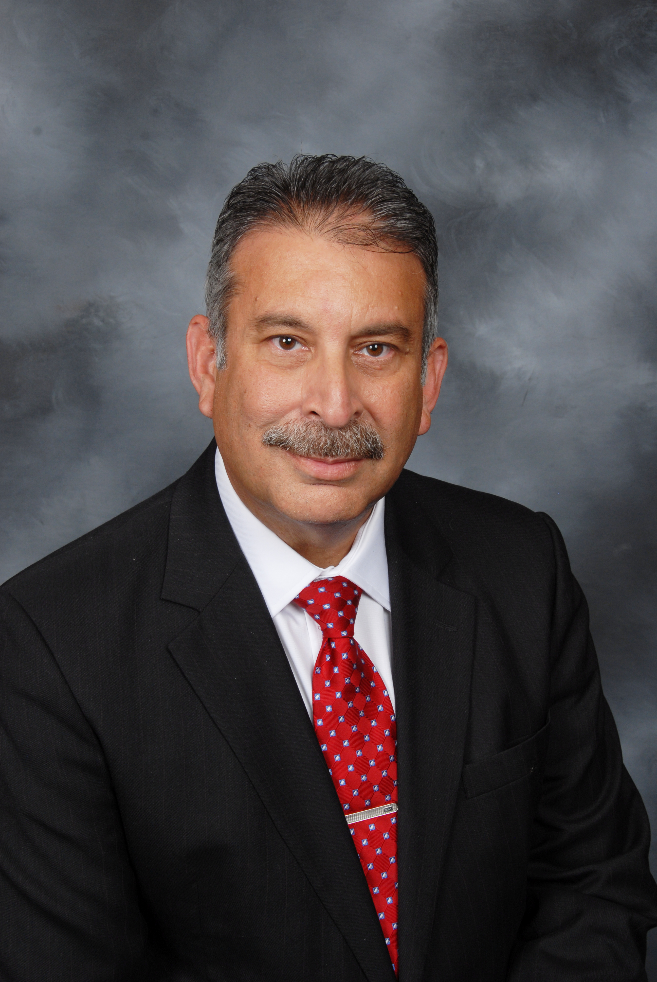 Dr. Juan Córdova