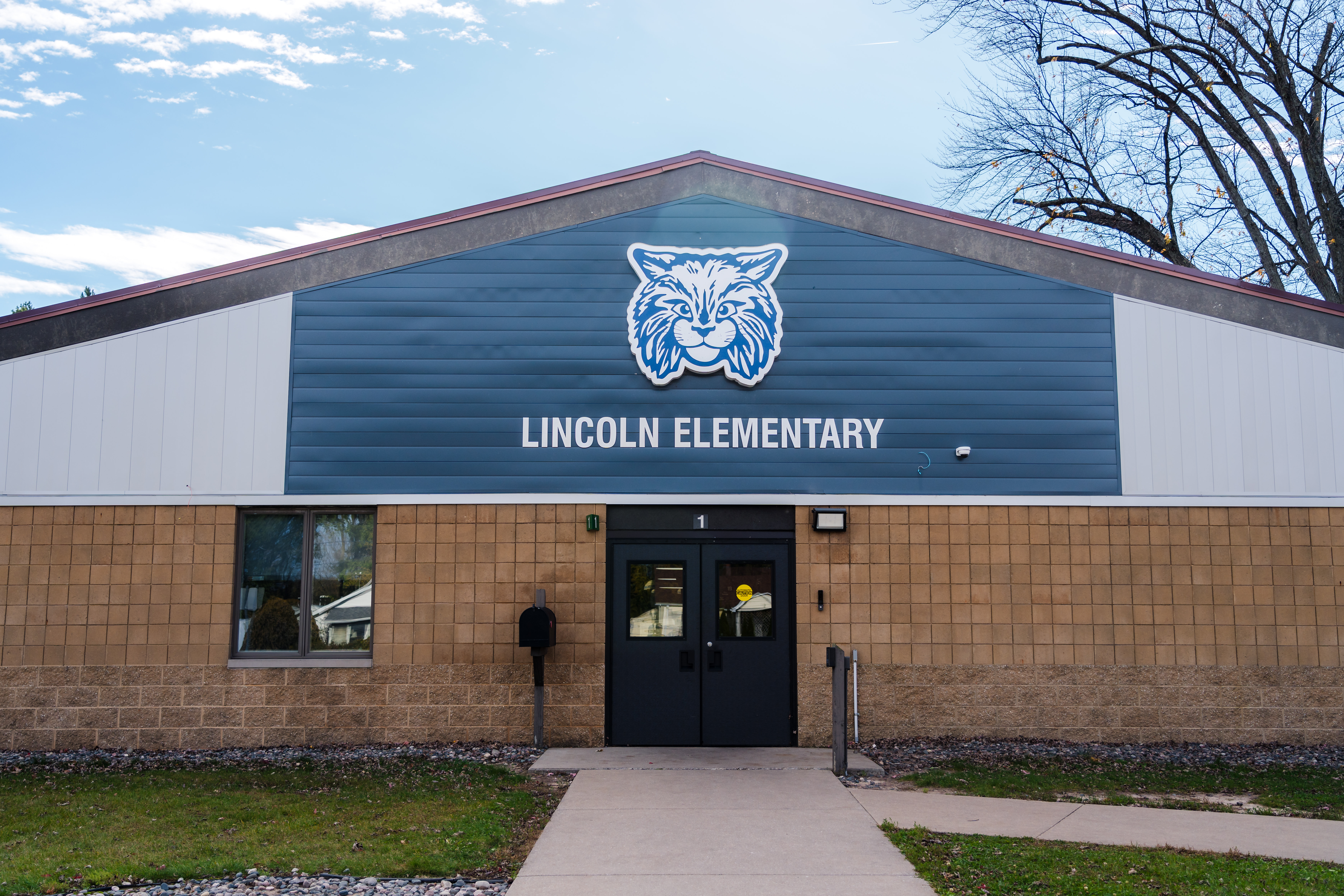 lincoln elementary building