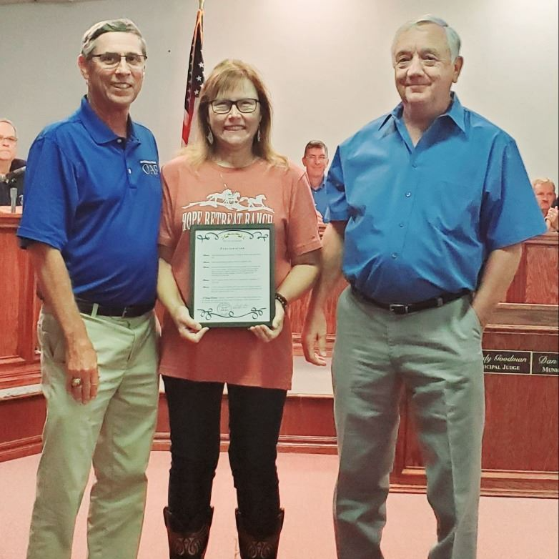 September 21, 2019 was proclaimed Hope Retreat Ranch Day in Choctaw. Walter and Janet Deen, owners of Hope Retreat Ranch, were presented the proclamation by Mayor Ross at the City Council meeting Tuesday night. Hope Retreat Ranch, located at 2320 S. Sandwood Avenue, celebrates their Annual Cowboy Days event each year in September.