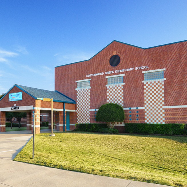 Cottonwood Creek Elementary school building photo