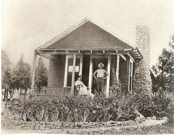 Old picture of a home