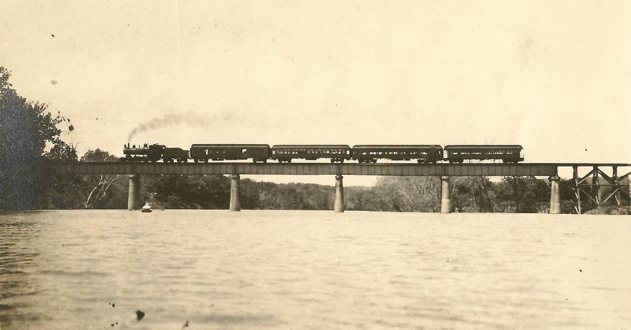 Old picture of bridge