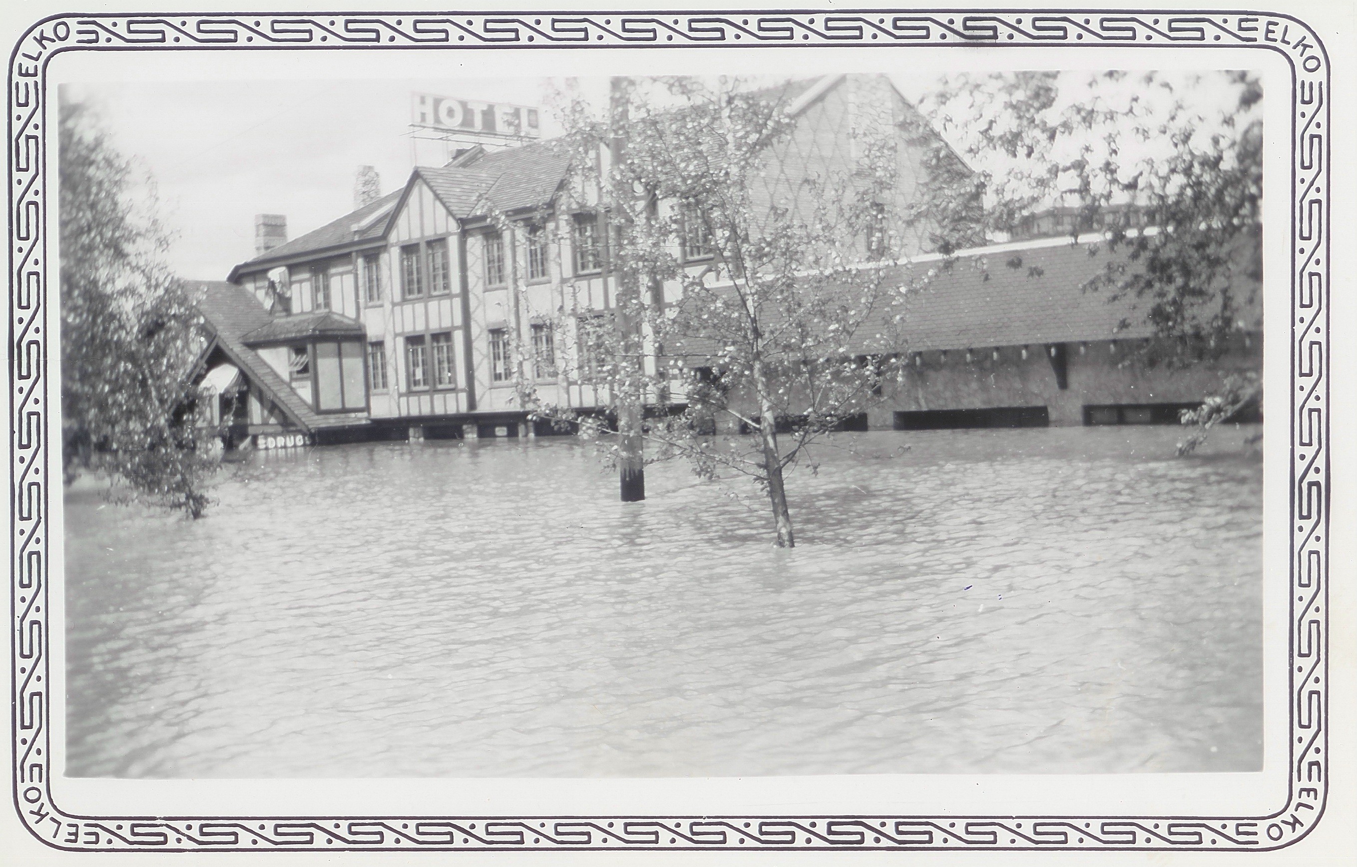 Old picture of floods