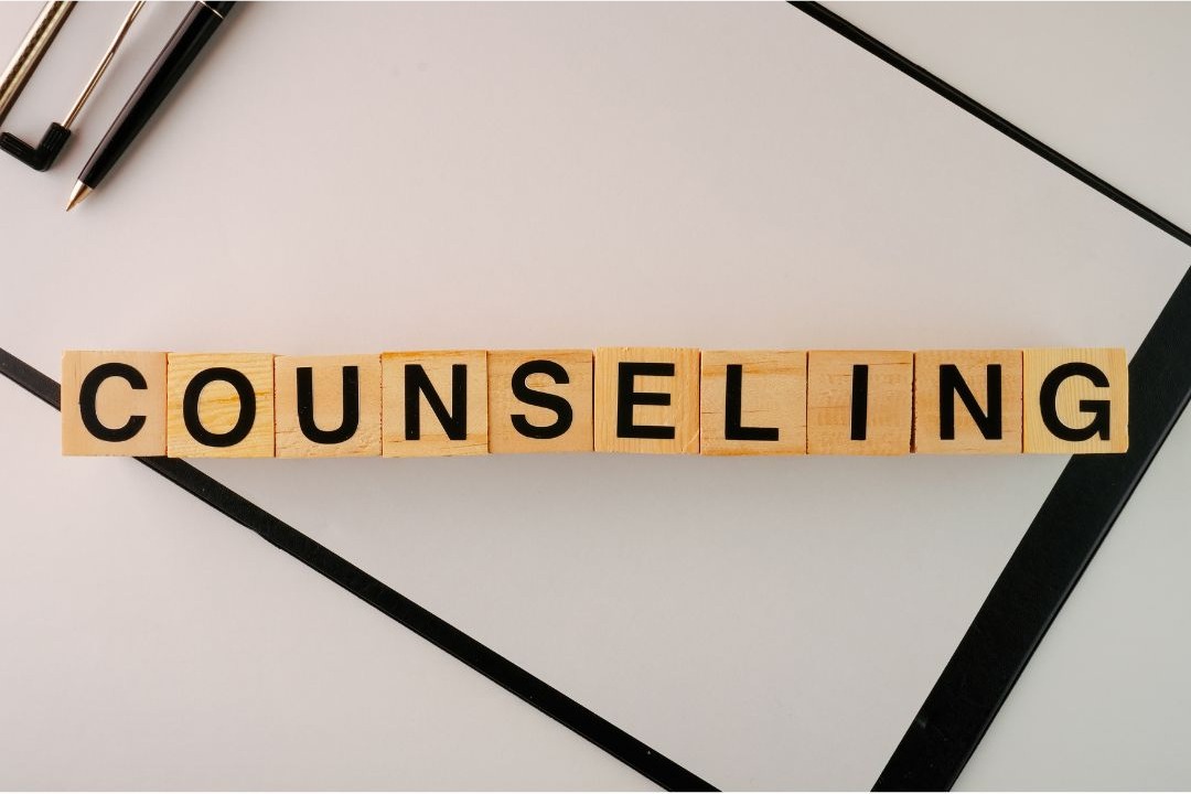 Counseling written in blocks on a clipboard