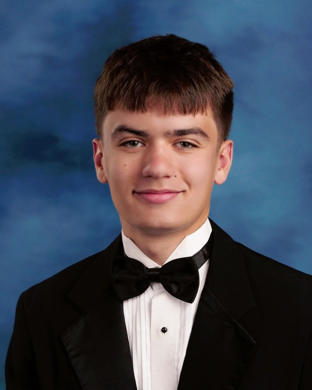 Aidan Dillenbeck senior portrait