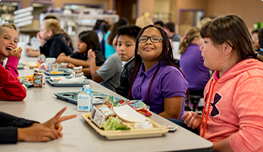 Students eating lunch together