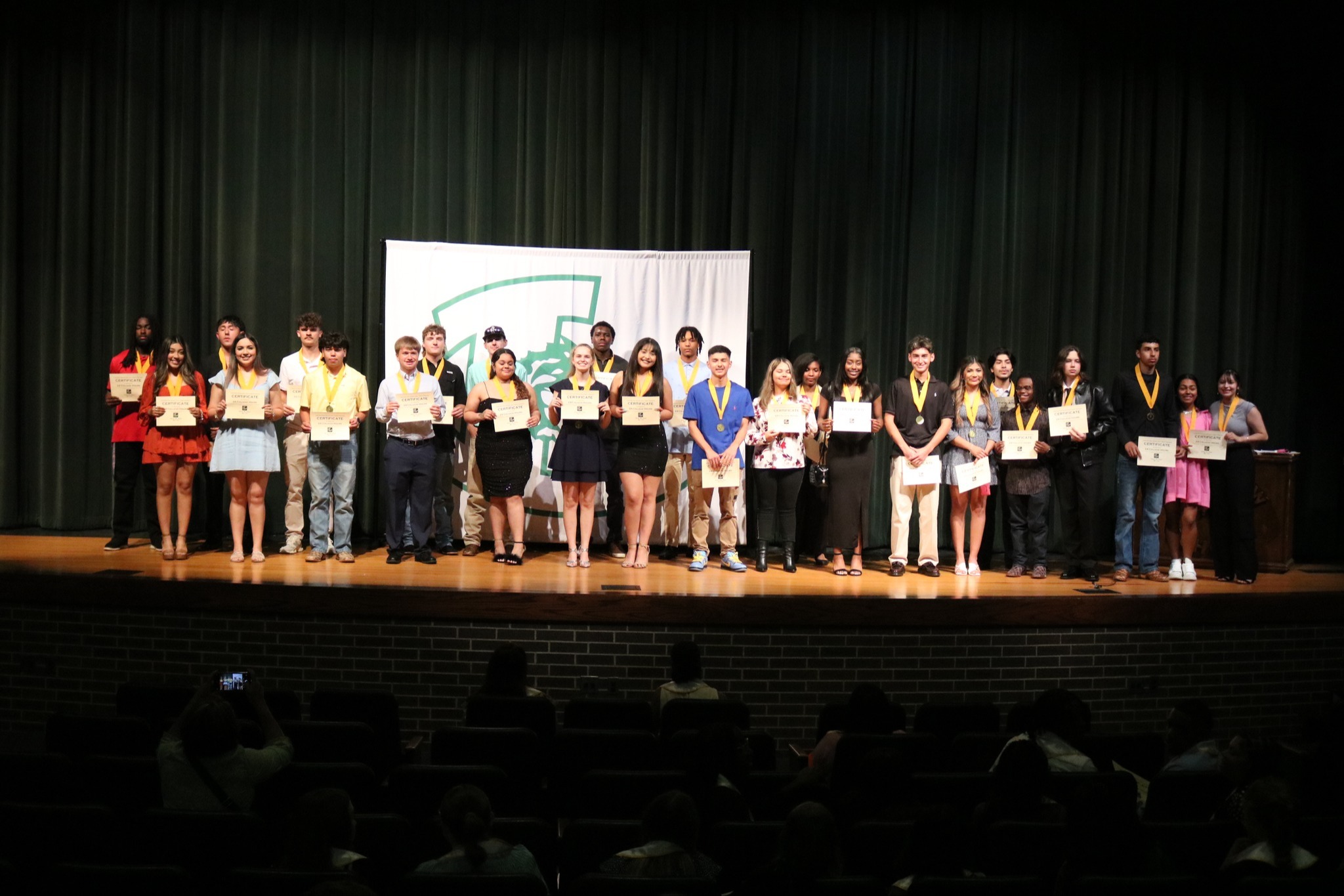 students showing their dual credit honors