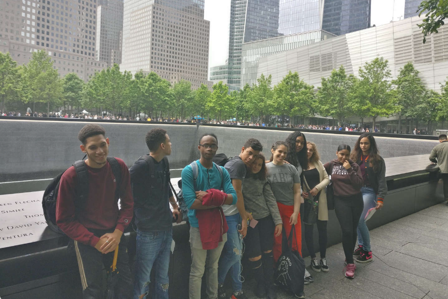 Alumni students exploring NYC