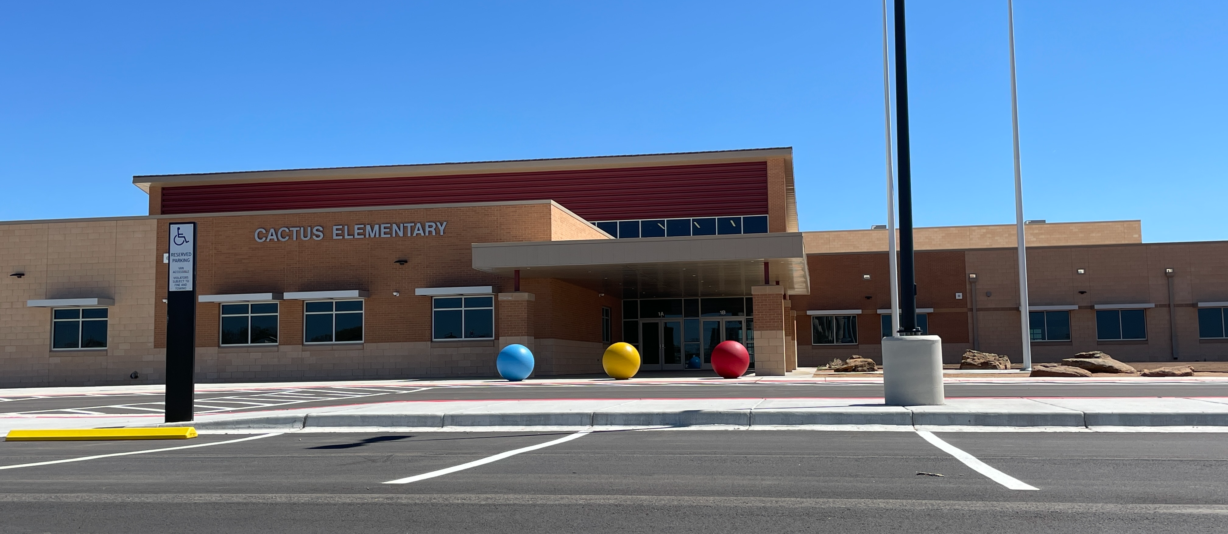 Photo of the entrance to the new Cactus Elementary school