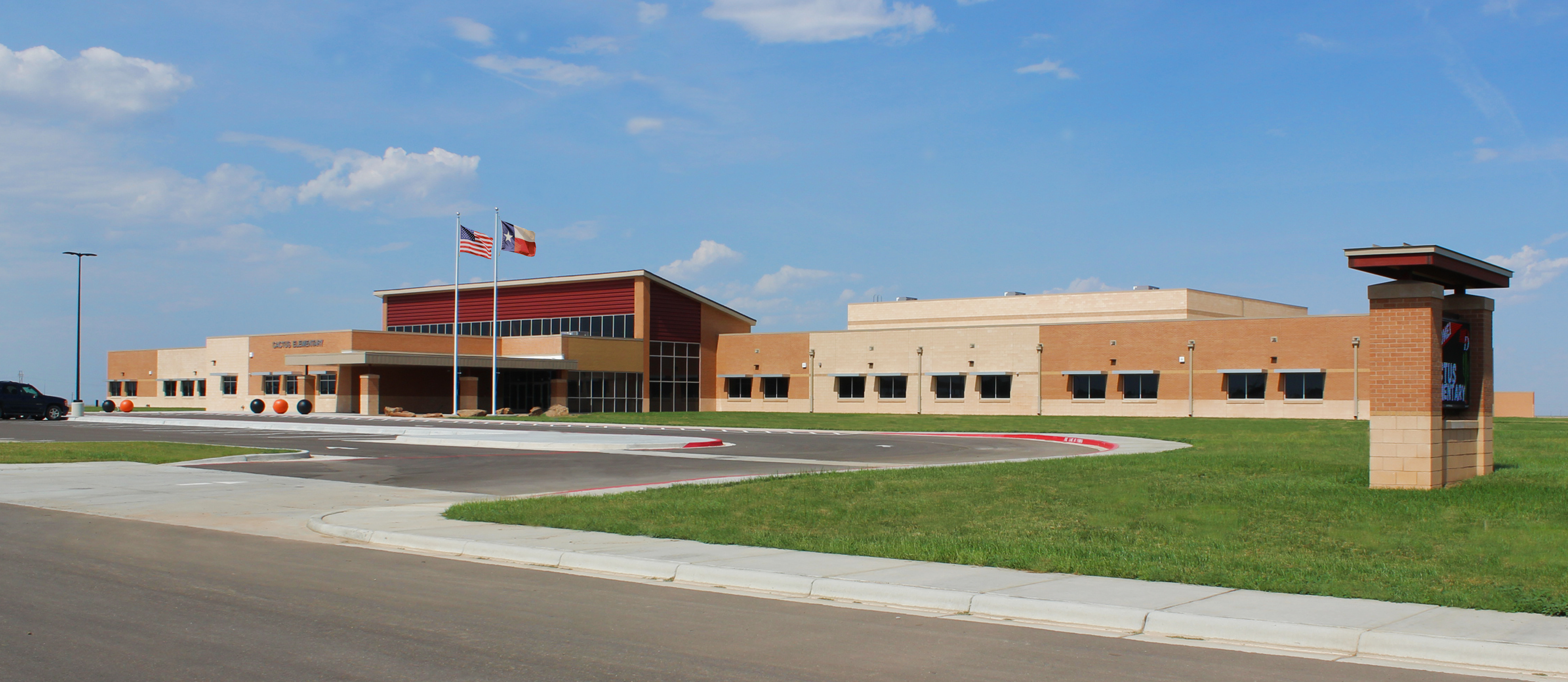 Photo of the entrance to the new Cactus Elementary school