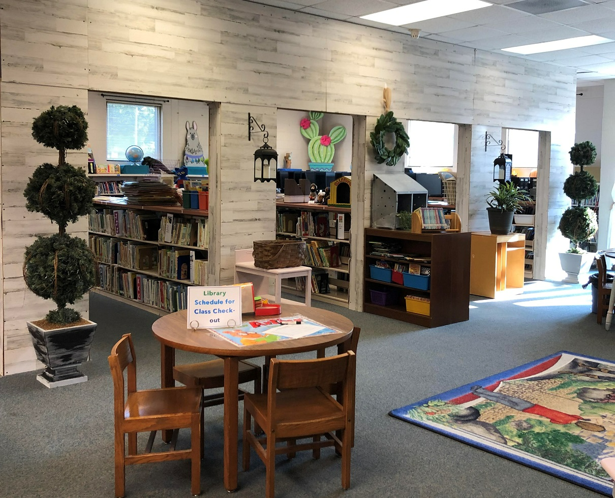 Lamar County Primary School Media Center