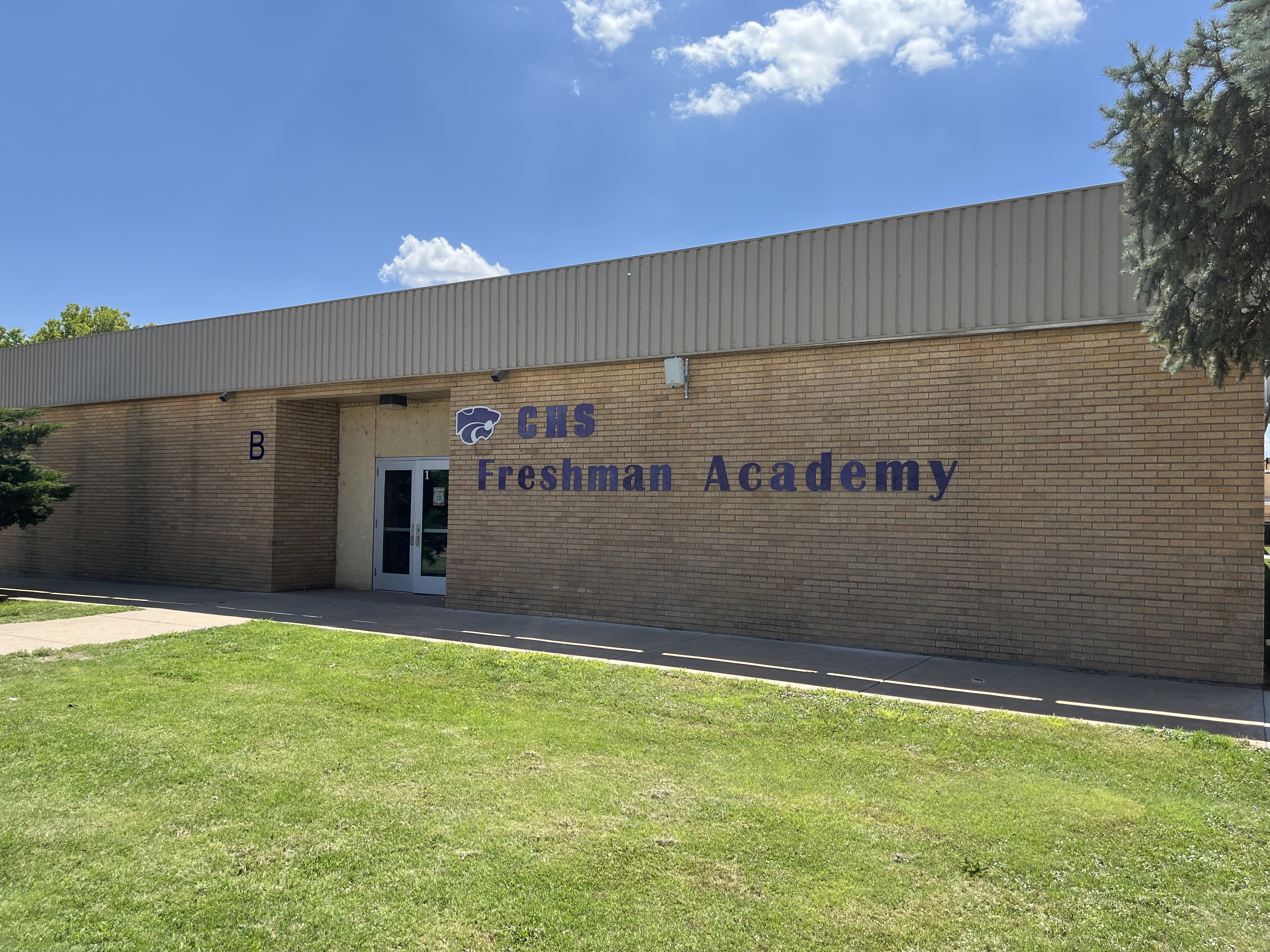 Exterior photo of Clovis High School Freshman Academy