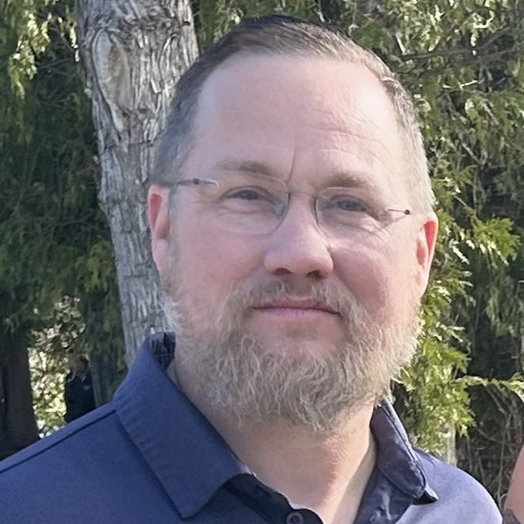 Picture of staff member Christopher Maki
