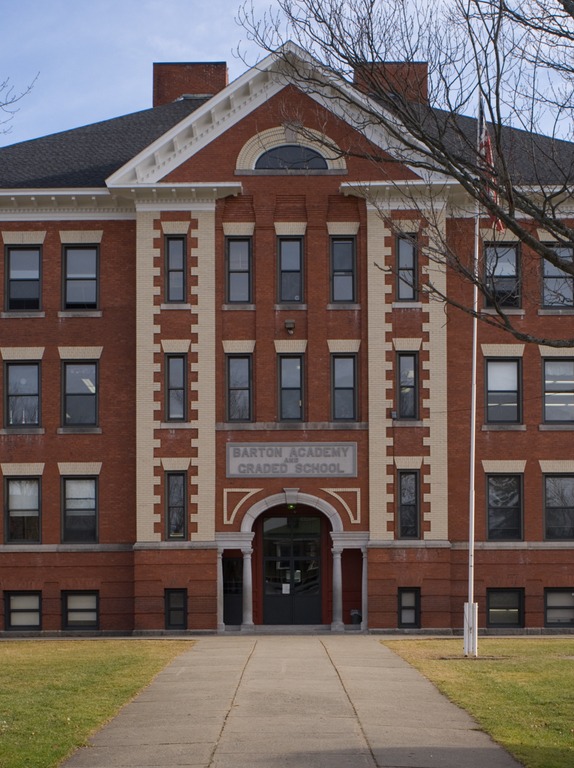 photo of albany community school exterior