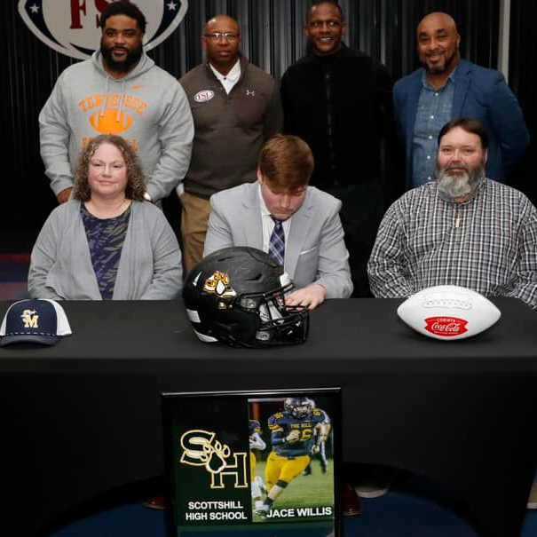 Congratulations to Jace Willis on receiving a scholarship to play college football for the Saint Mary Spires. The University of Saint Mary, is located in Leavenworth, Kansas.