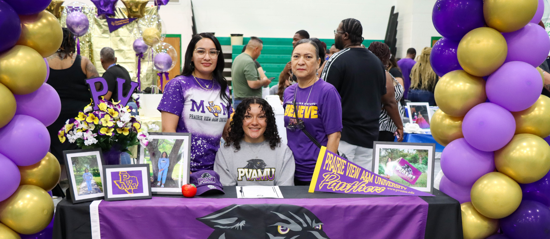 HHS student and family at Academic Signing Day