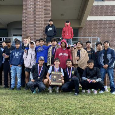 cross country team group picture outside