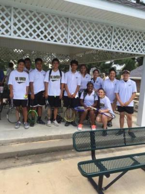 tennis team group picture