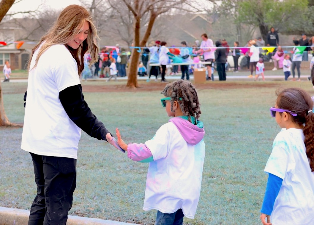 COLOR RUN high five