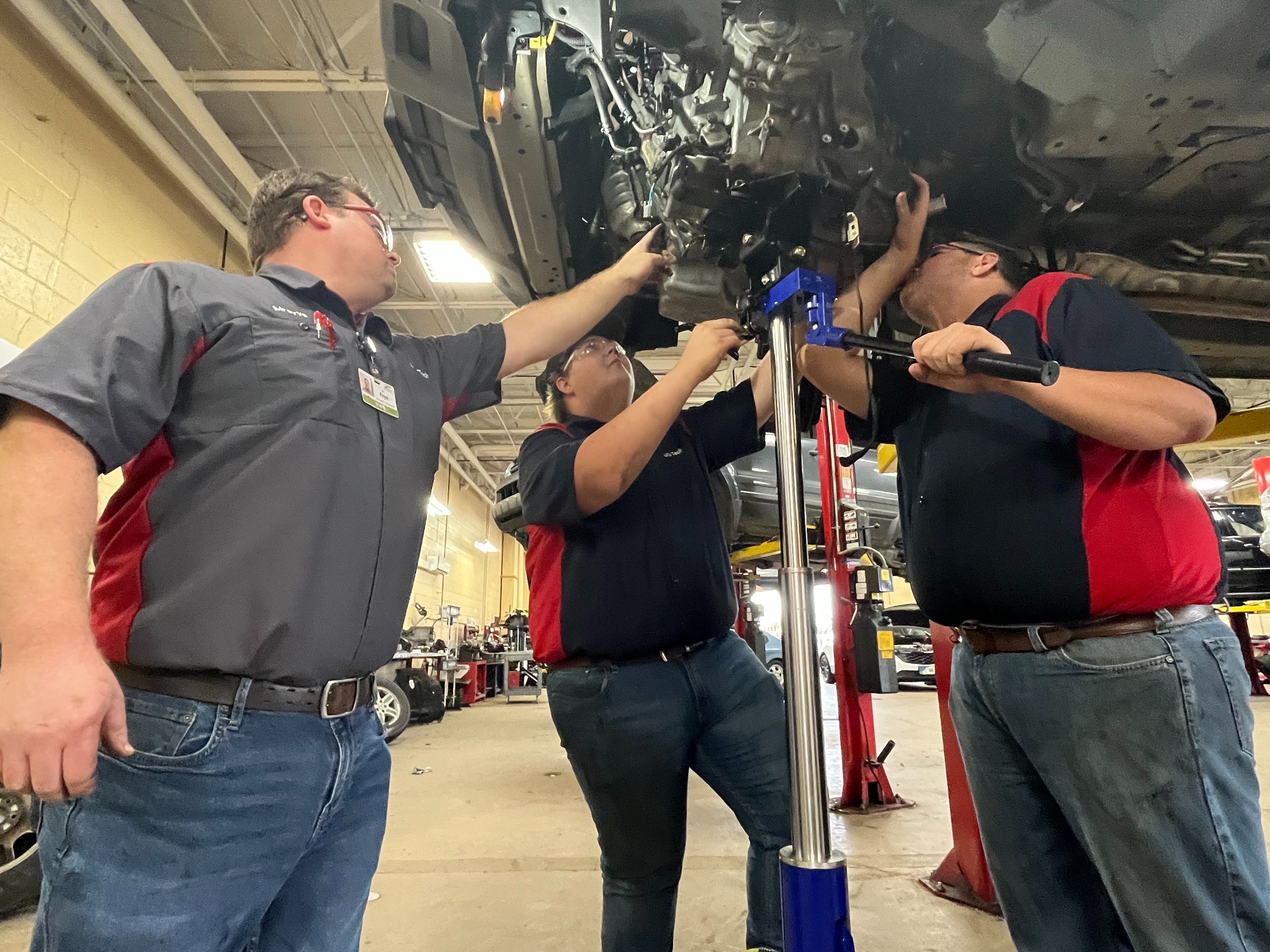 students in automotive class