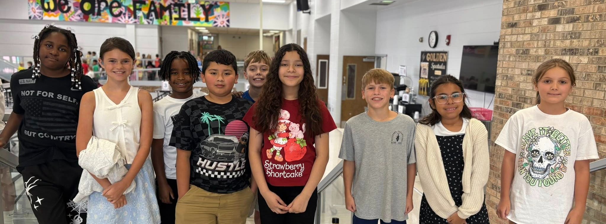 EHES students in lunchroom