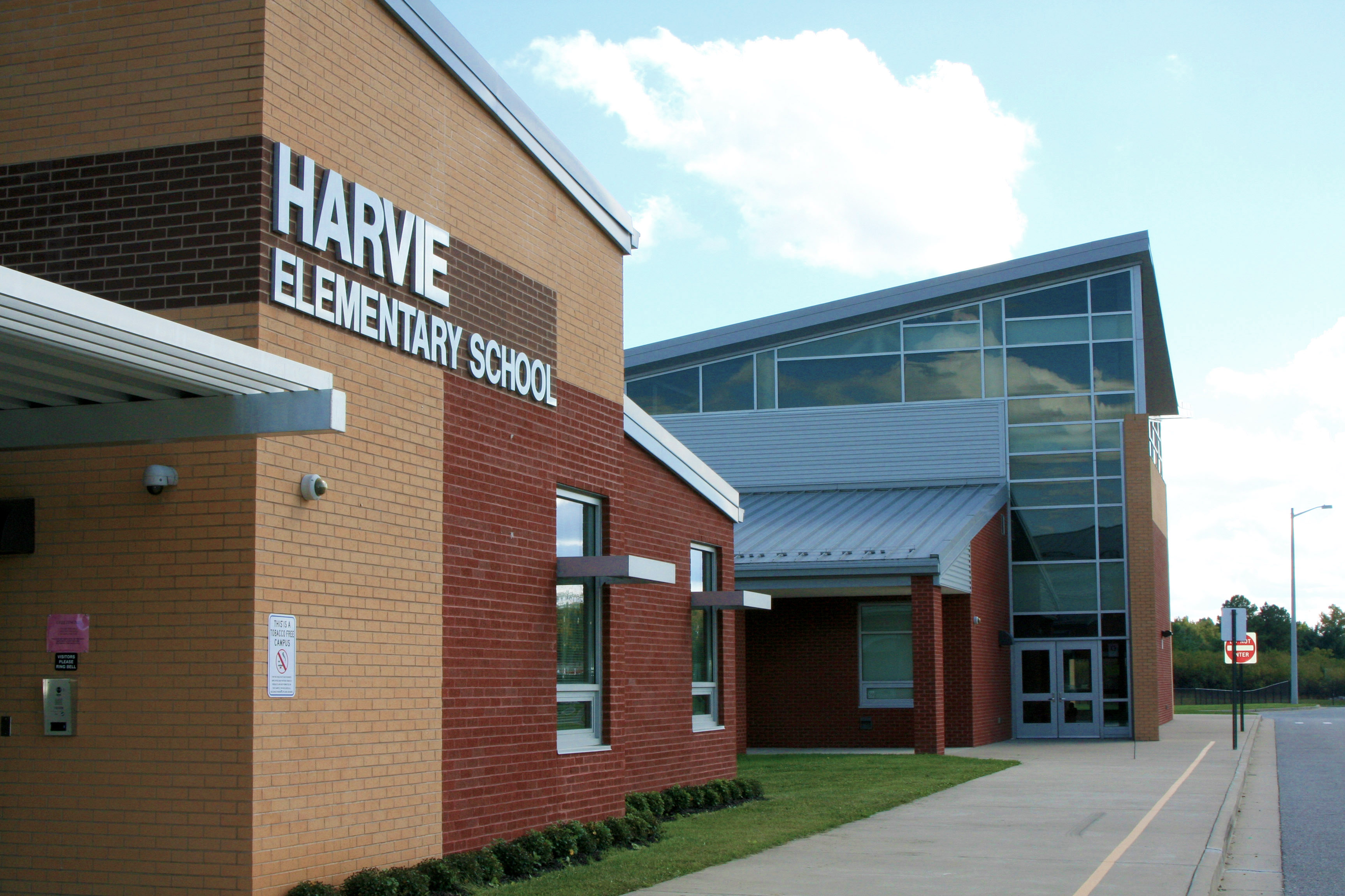 Harvie Elementary front of building from side angle