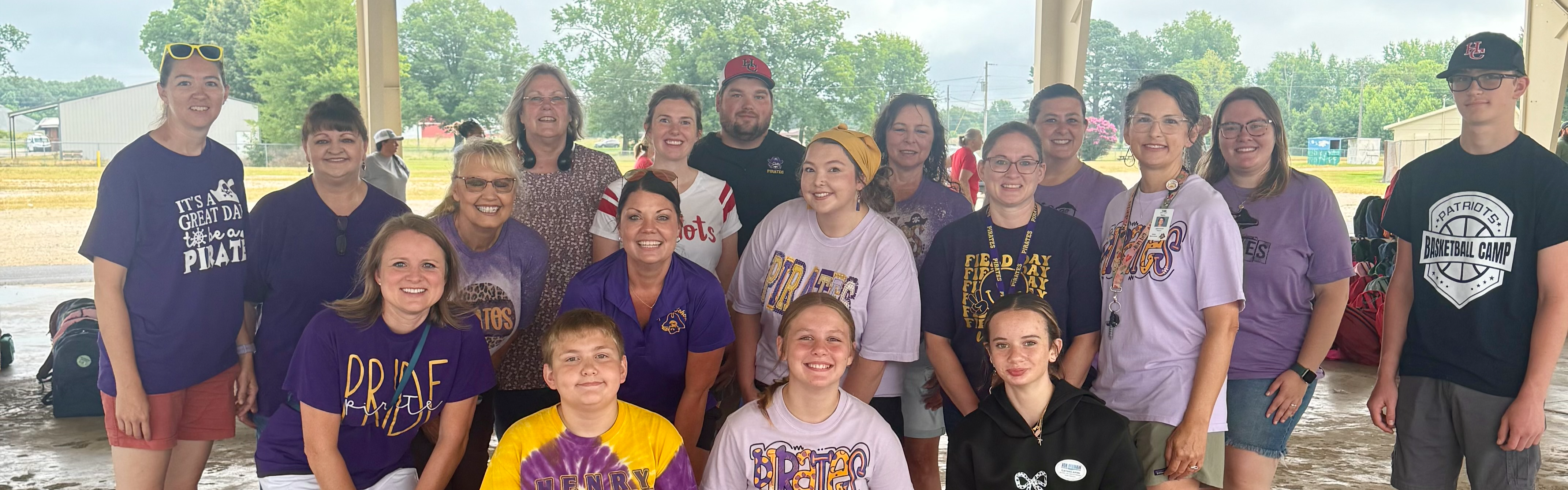 Henry teachers and students volunteer at the back to school bash