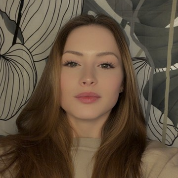 a picture of Ms. Sigler