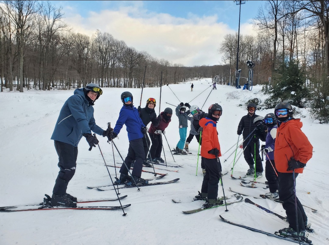 students skiing