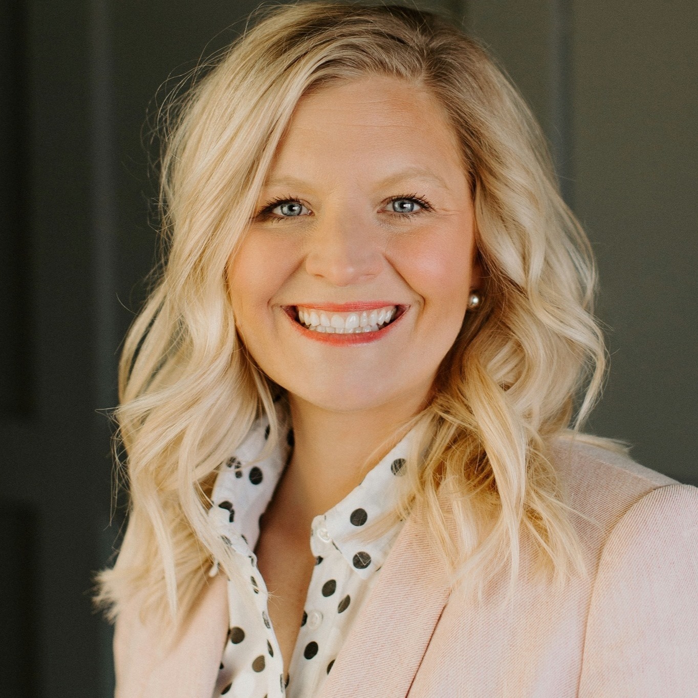 headshot of kelli