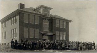 Black and white photo of Linville-Edom Elementary School circa 1910