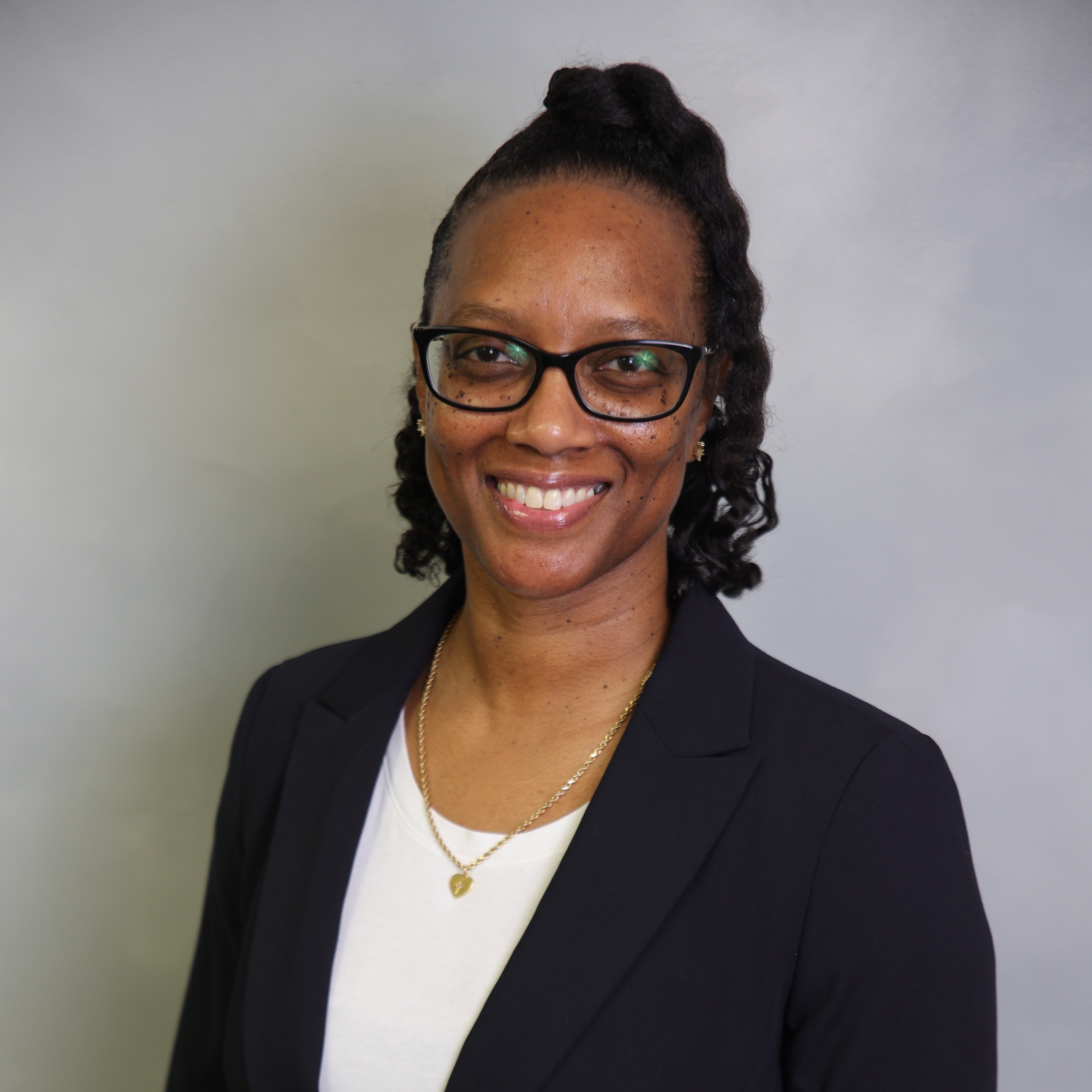 Ms. Jones 7th Grade Assistant Principal wearing business clothes - headshot