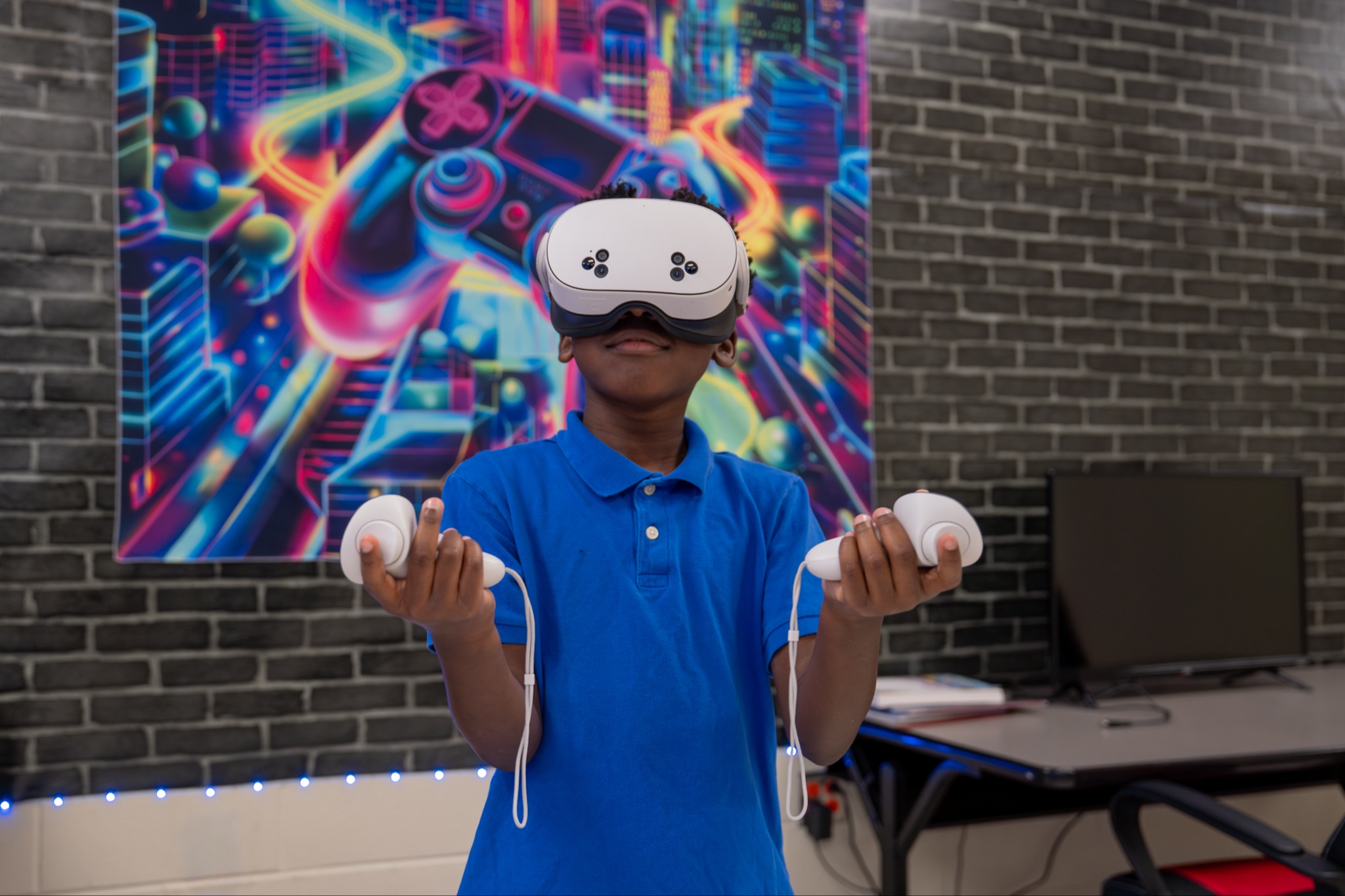 Student using a virtual reality headset 