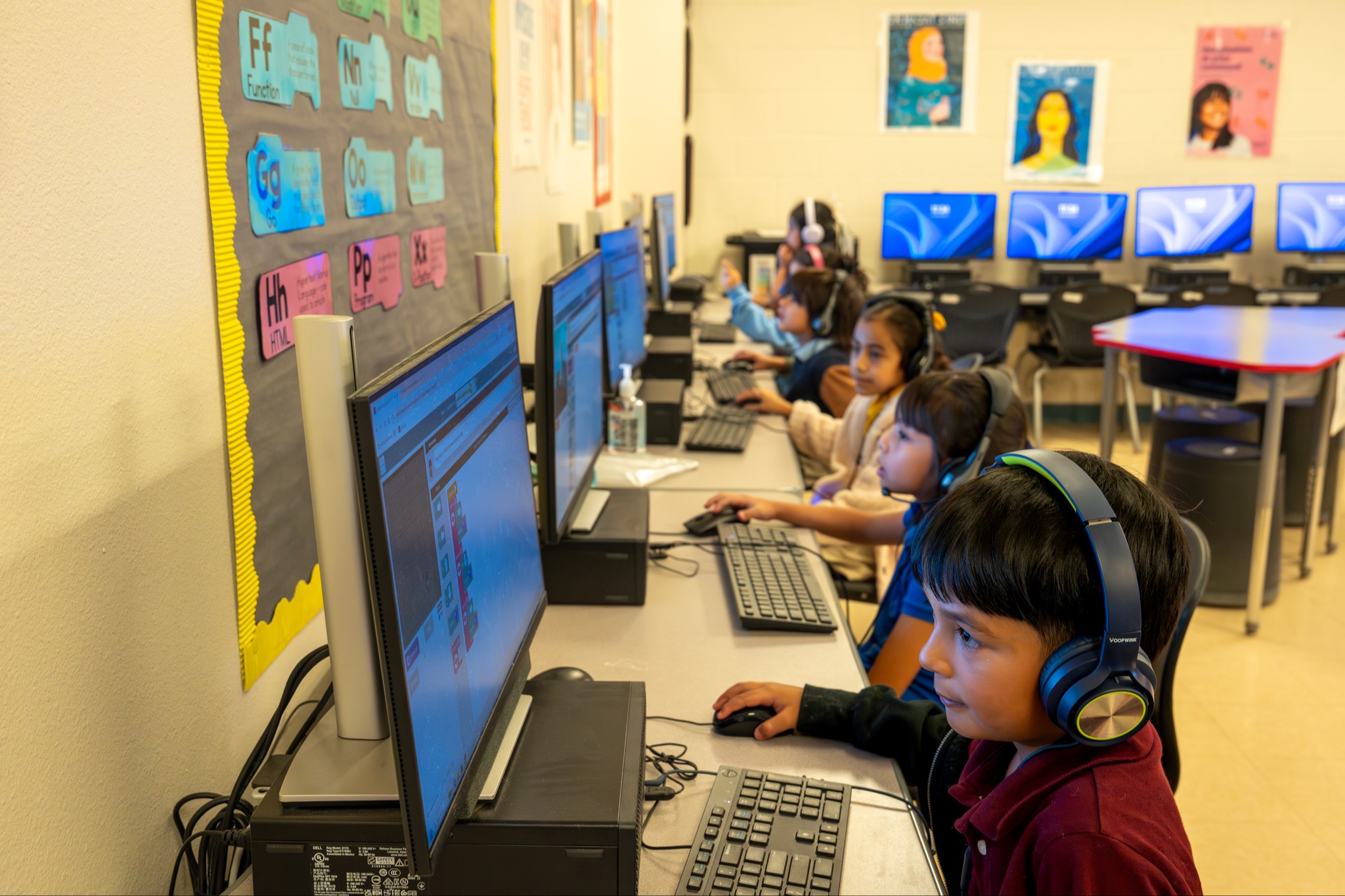 kids in front of computer