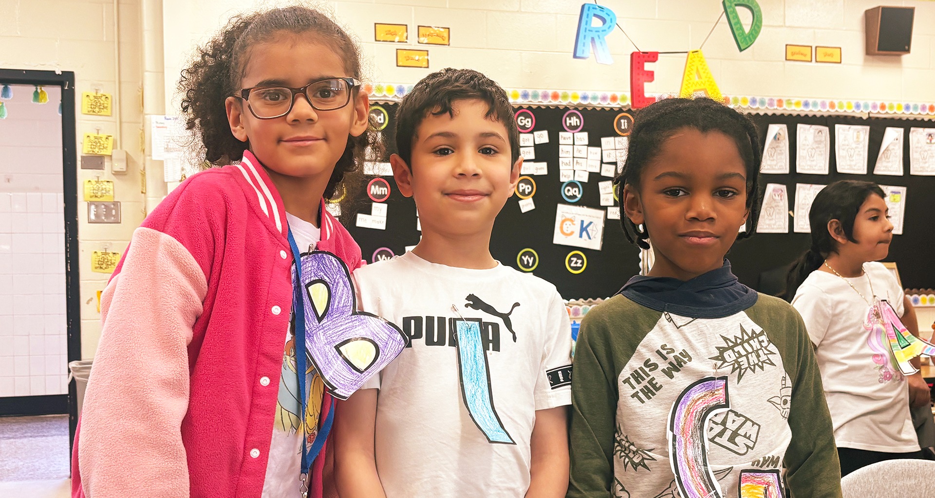 students pose for a group picture