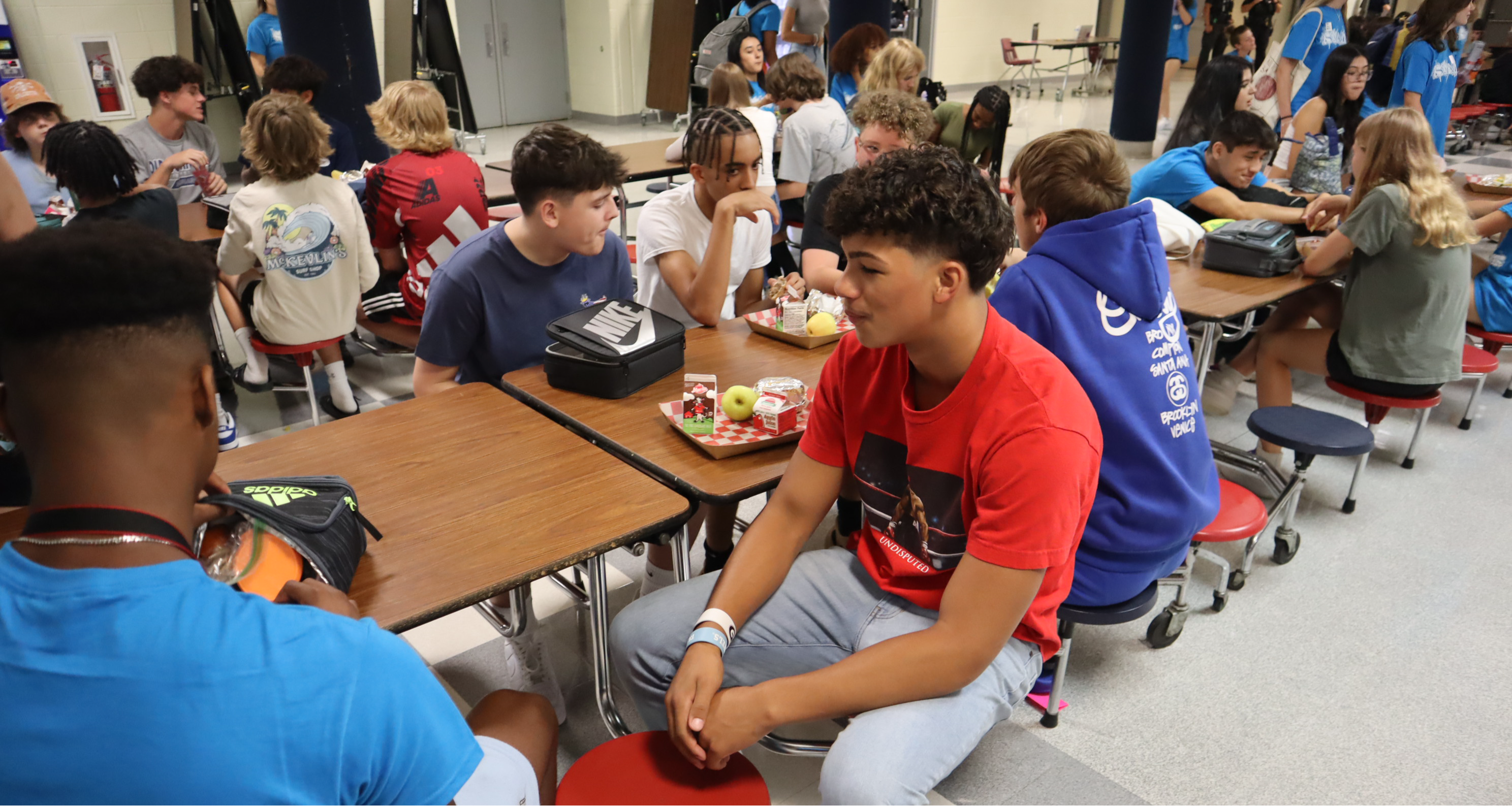 Students eating lunch in the school cafeteria