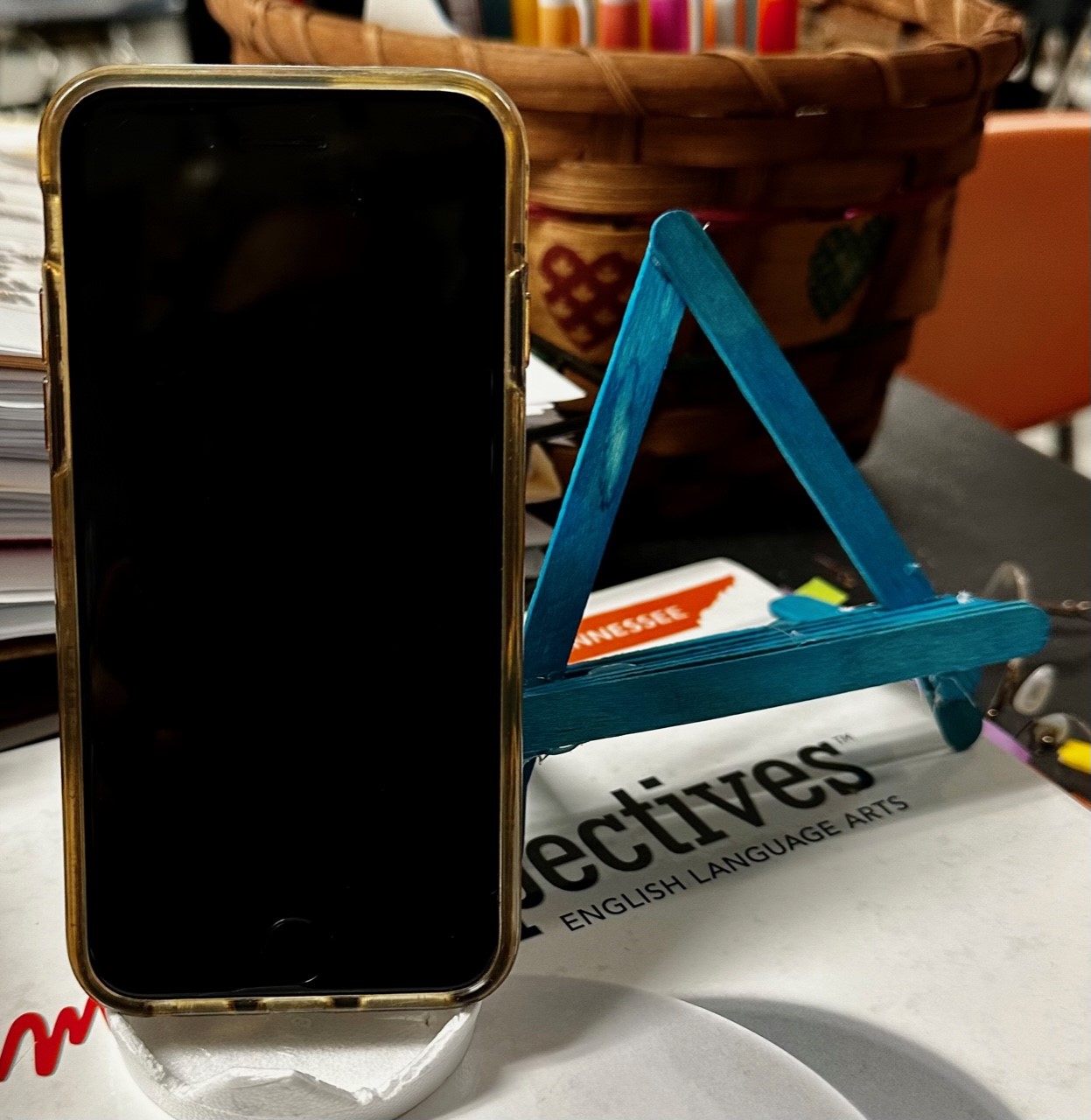 creative cell phone stands