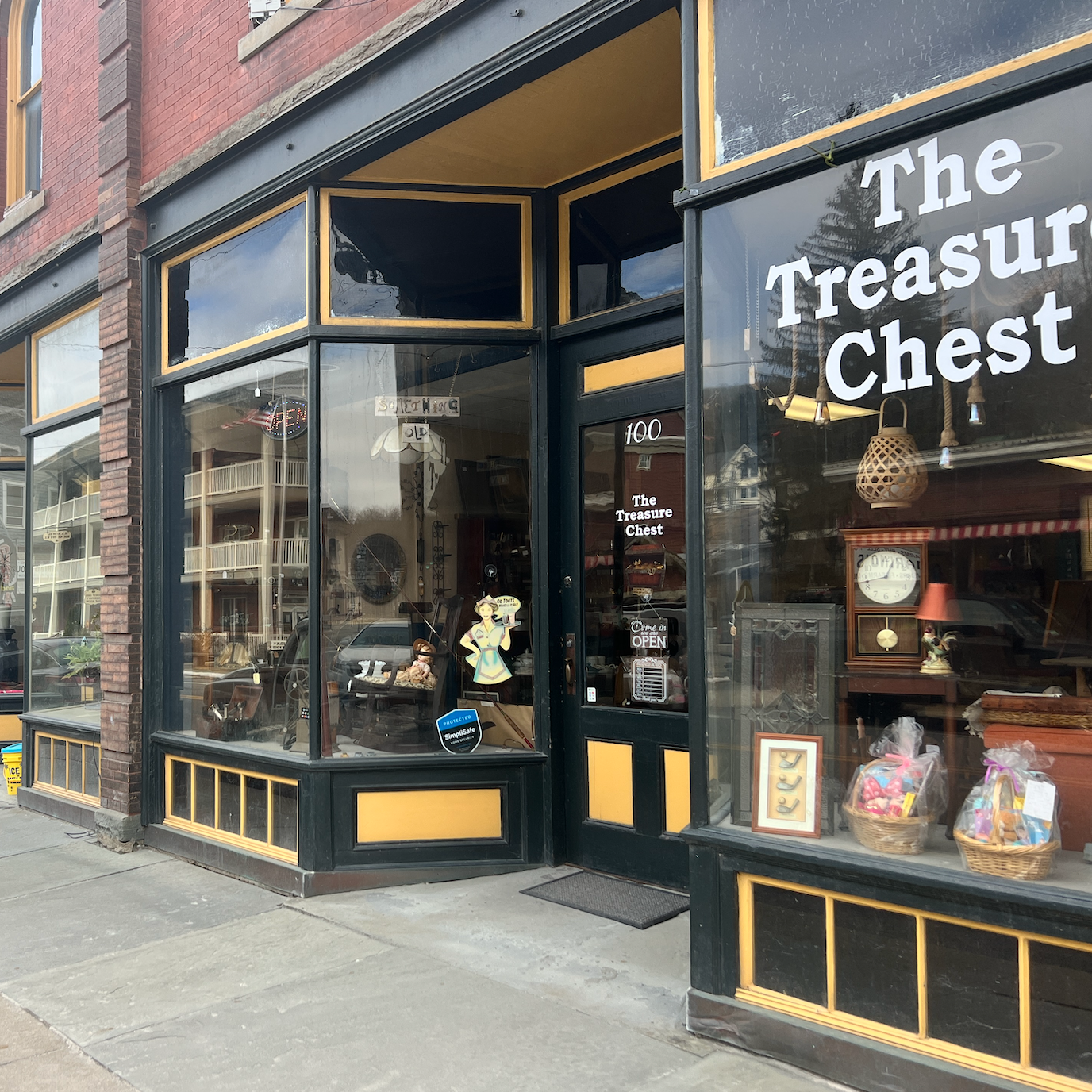 hancock ny treasure chest shop