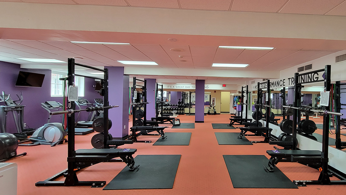 image of weight room at Mount