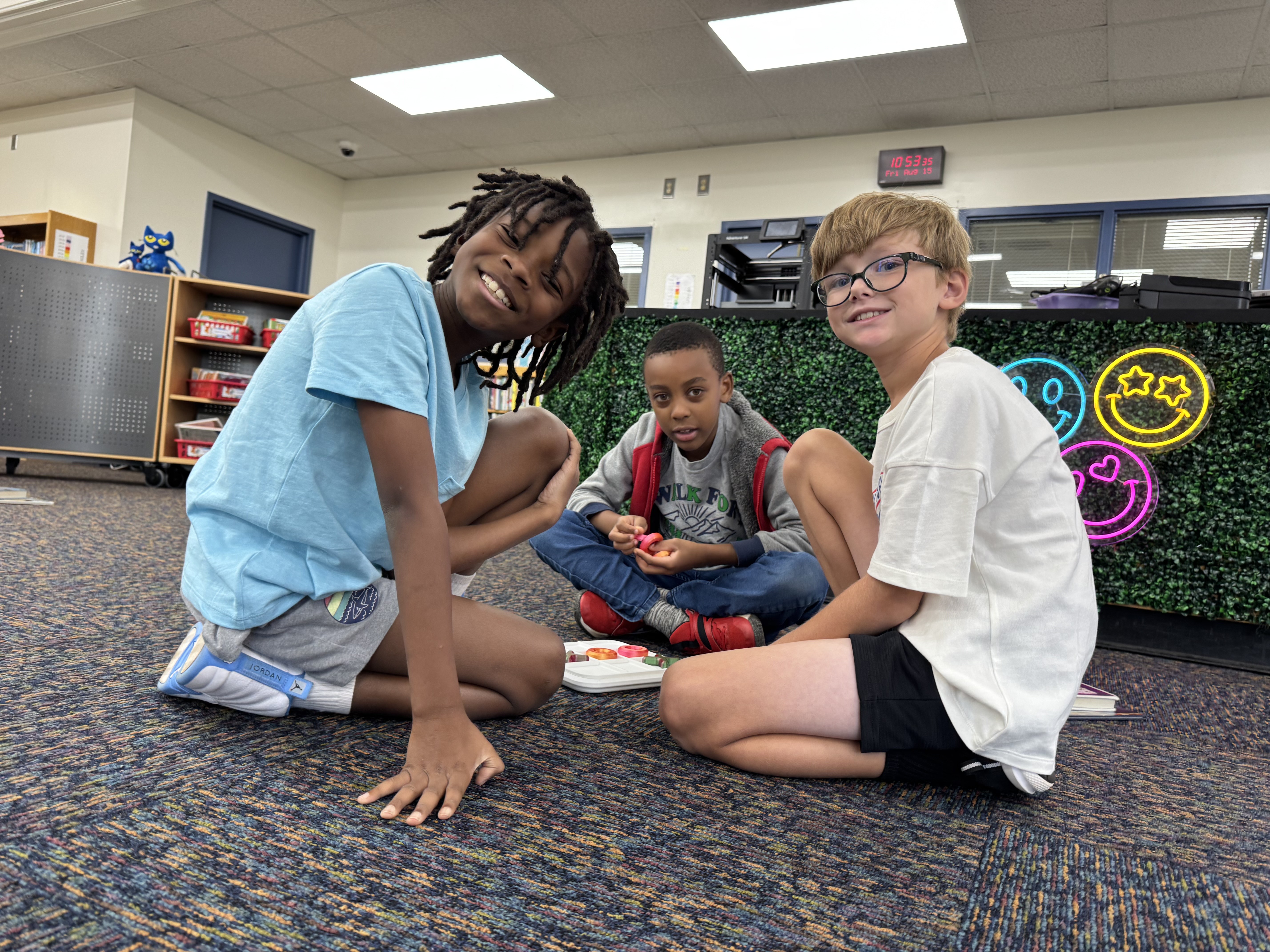 Students playing Tick Tack Toe in the library