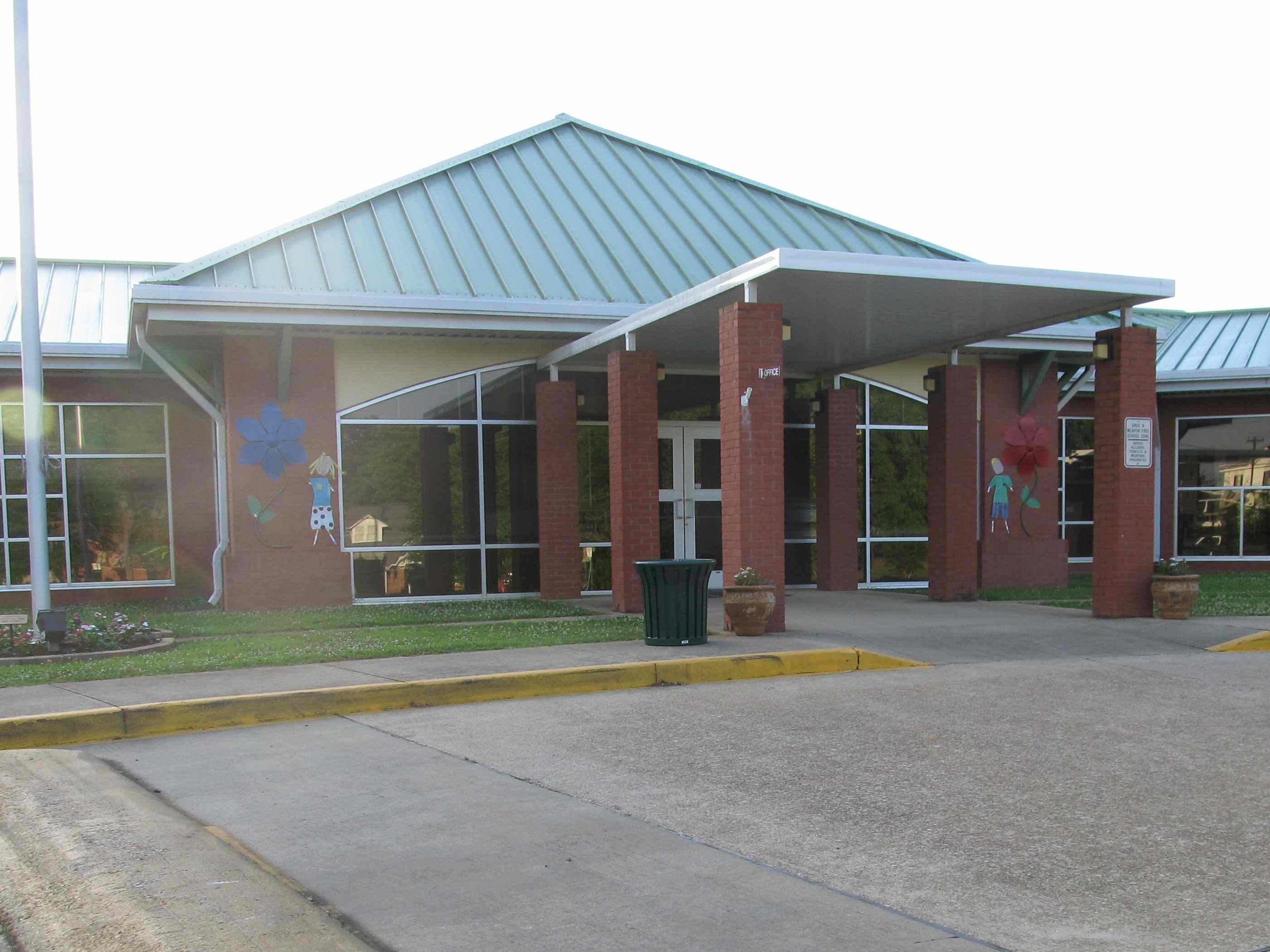 Houston Lower Elementary building entrance