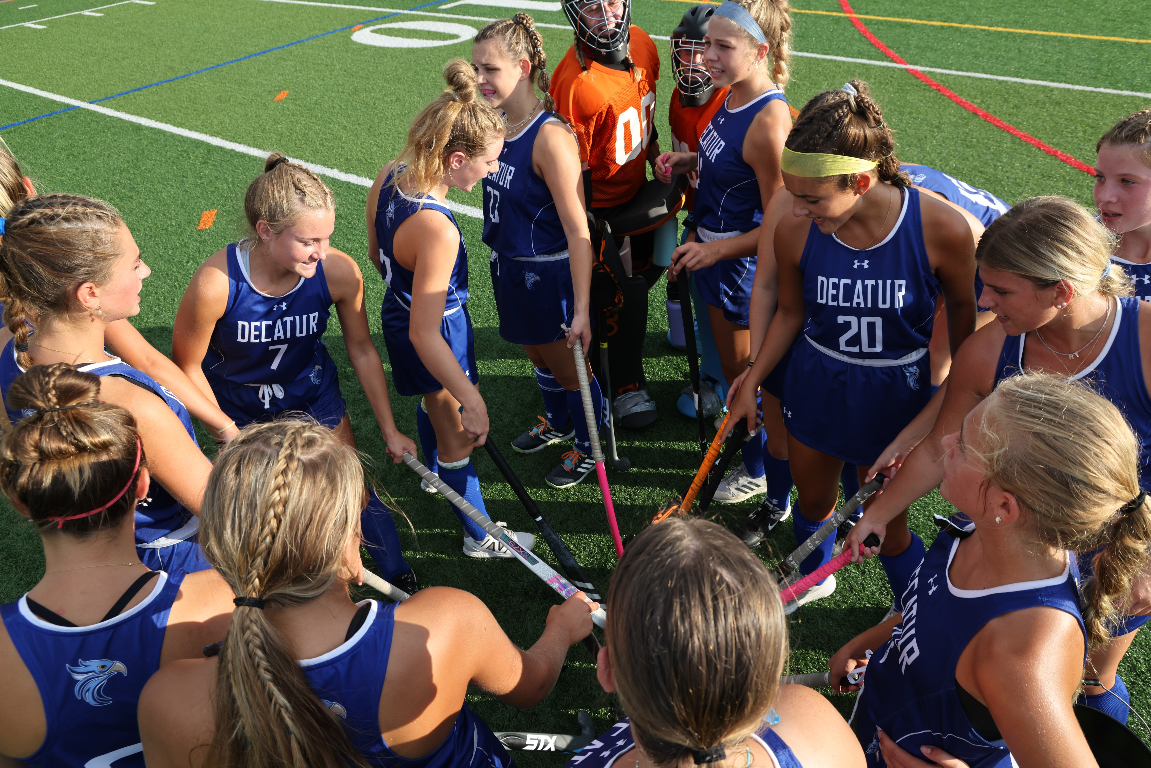 field hockey team huddle 2023