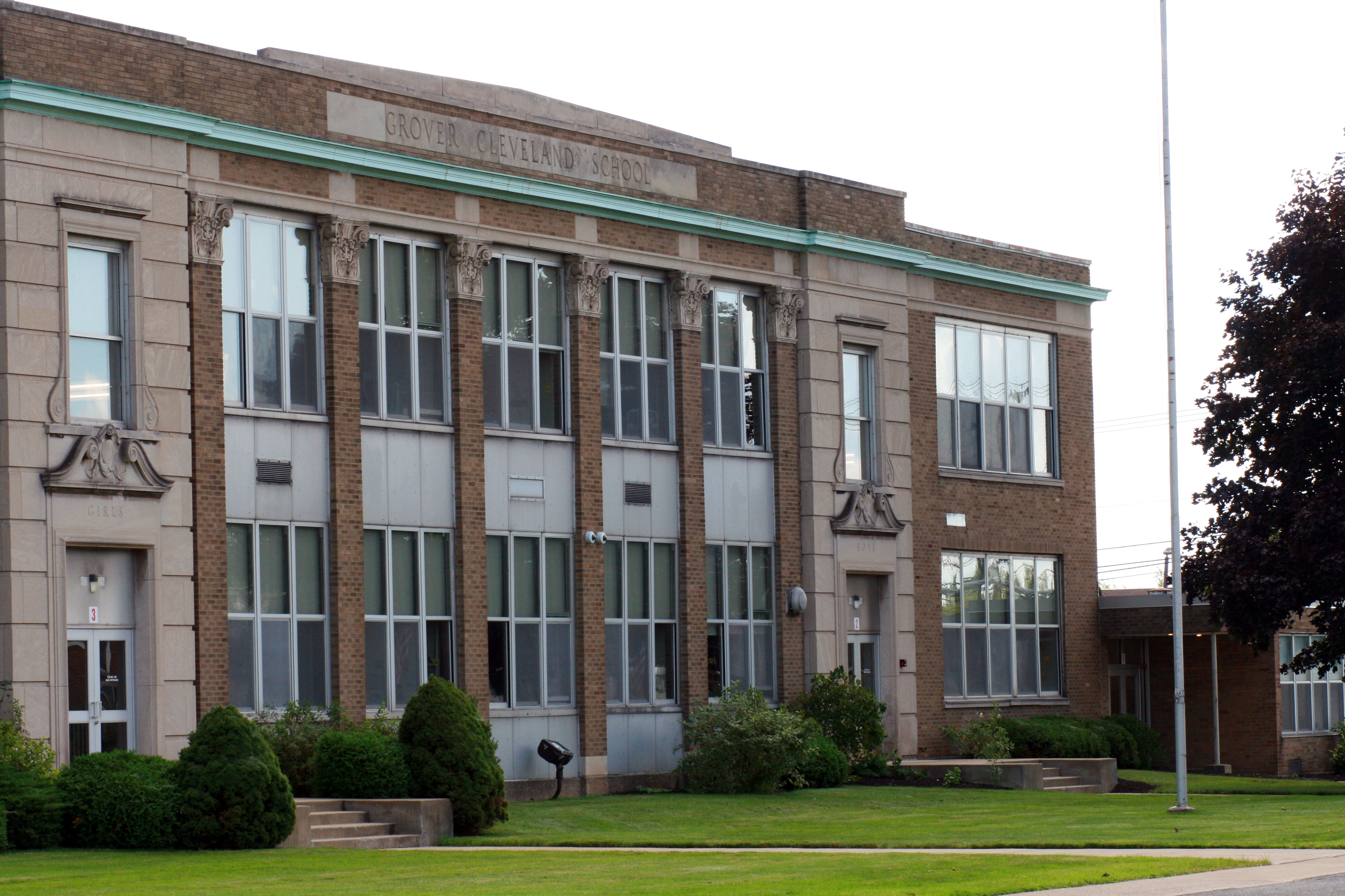 A photo of the Rossler campus school building
