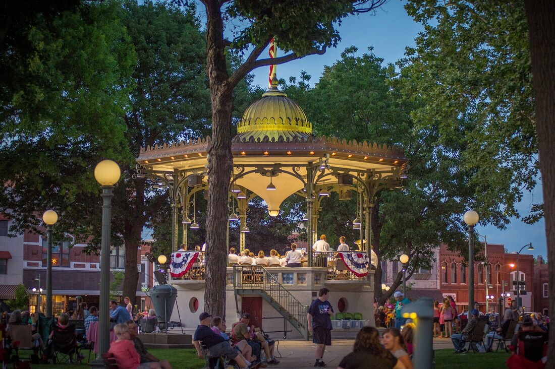 Oskaloosa city bandstand at night