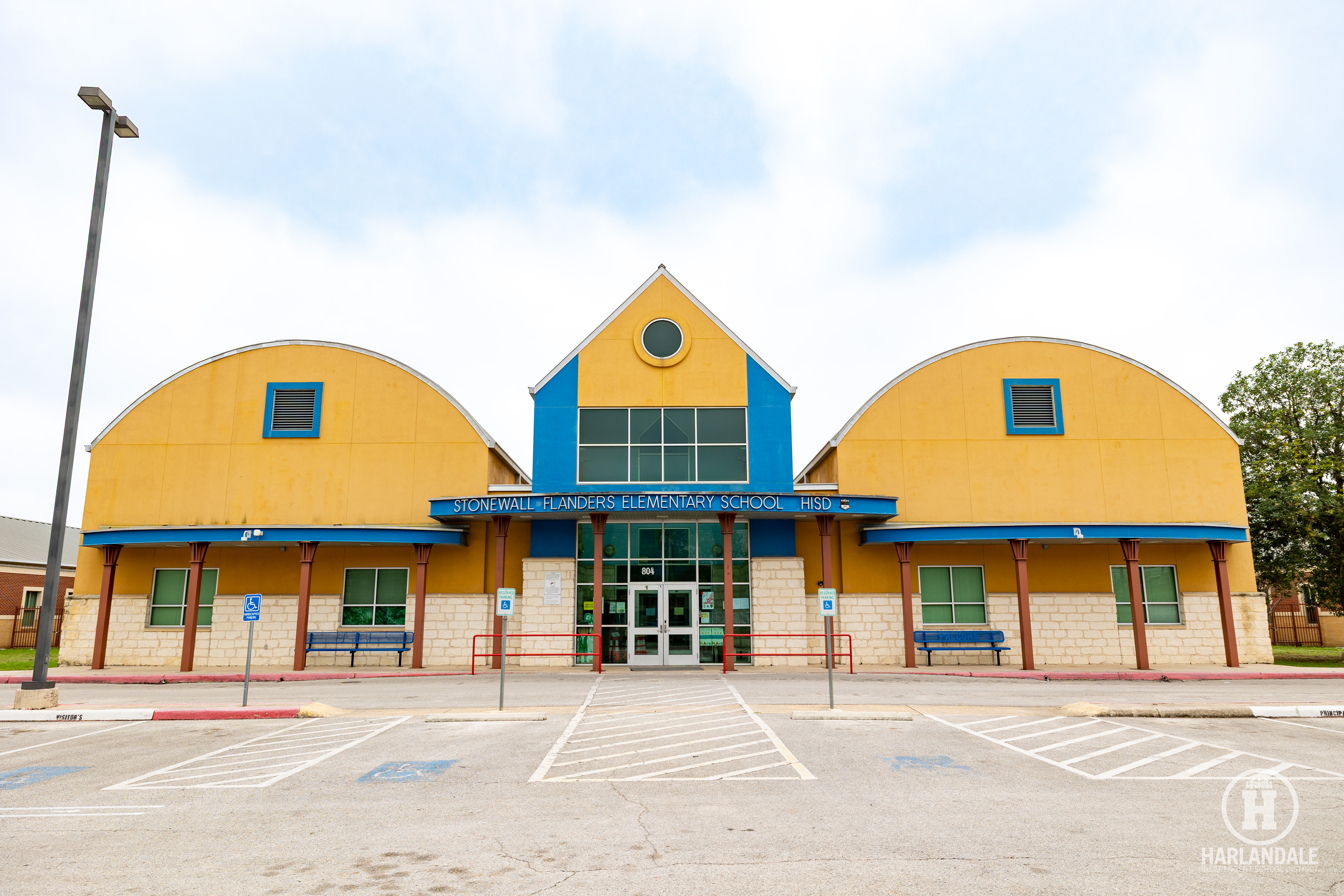 Stonewall-Flanders Elementary- front of campus