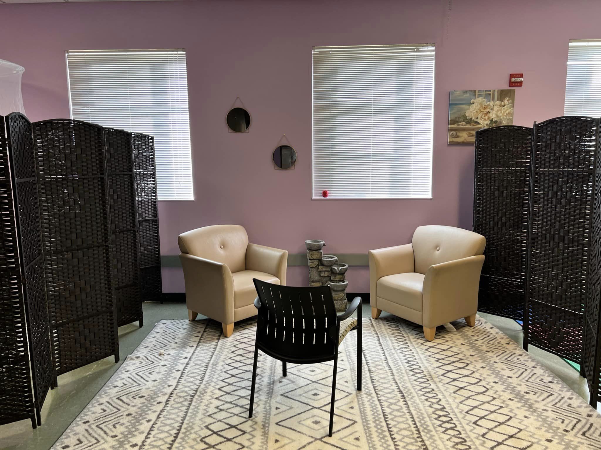 Wellness room with lounge chairs