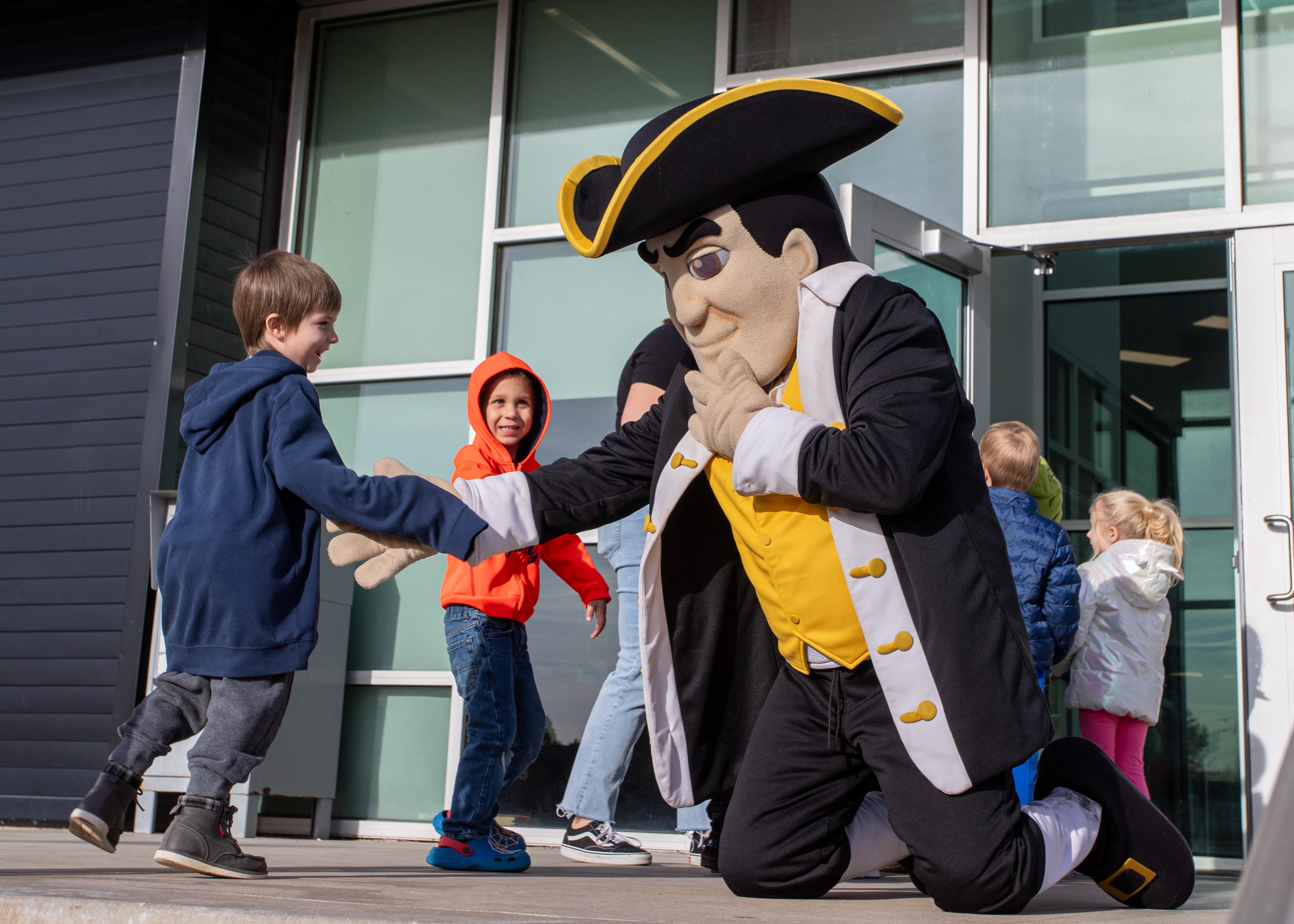 pre-K students meeting Sandite mascot