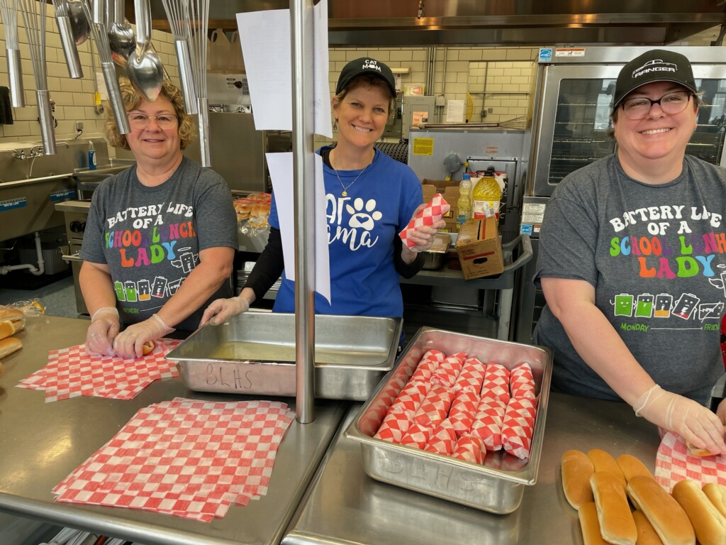 Lunch ladies working